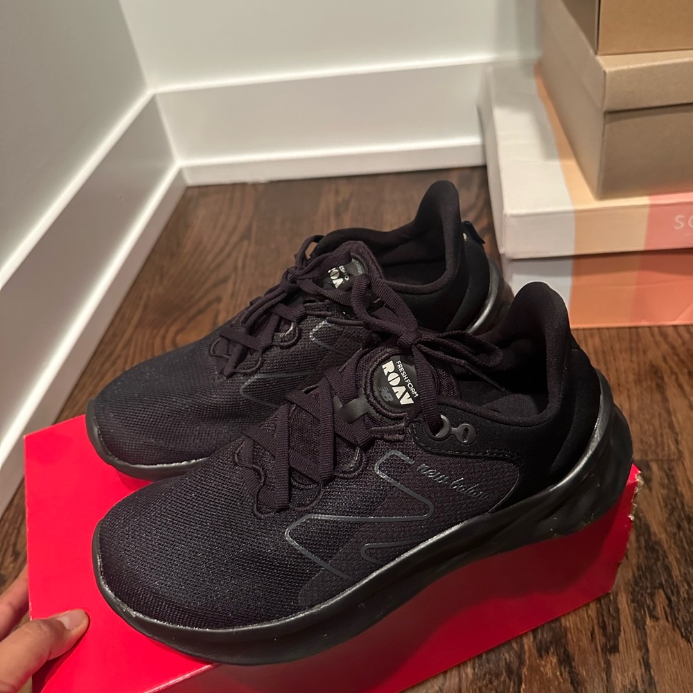 New Balance WOMEN Black Sneakers